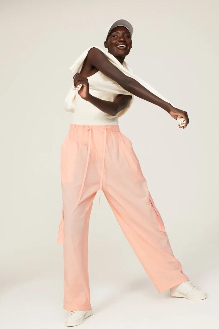 BlankNYC Sz M Peach Pink Cargo Wide Leg Pull-On Athleisure Parachute Pants